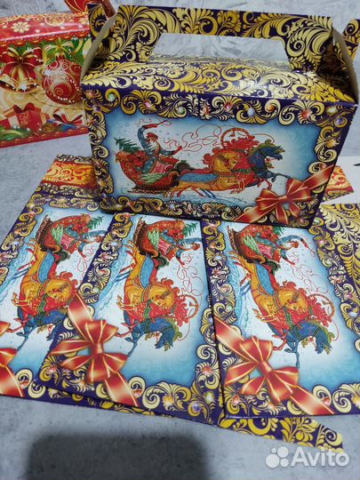 Коробка для сладких новогодних подарков