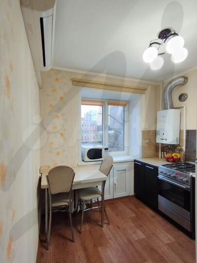 2-к. квартира, 43 м², 3/5 эт.