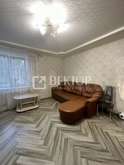 2-к. квартира, 54 м², 1/3 эт.