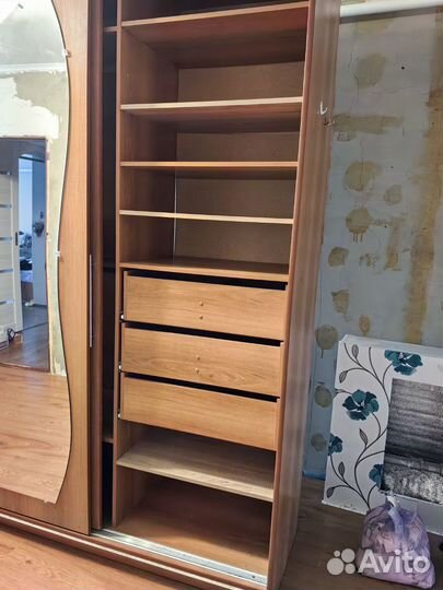 Шкаф купе с зеркалом