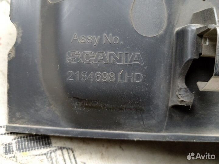 Крышка защитная левая Scania P 440 DC13 153 L01