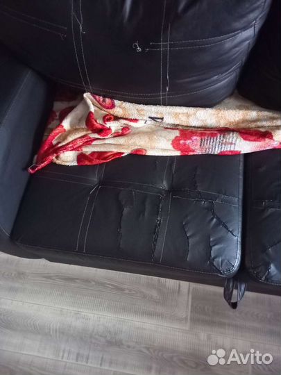 Кожаный угловой диван бу