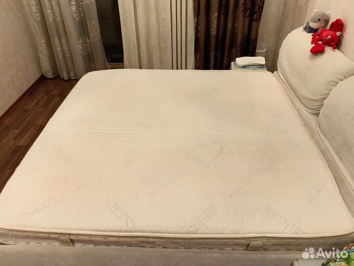 Матрас беспружинный 200х200