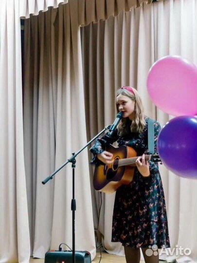 Преподаватель игры на гитаре и укулеле