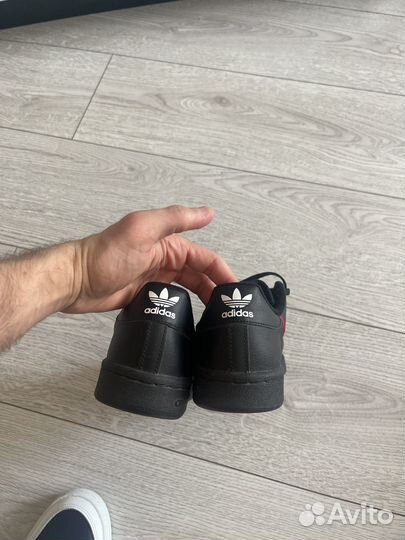 Кроссовки adidas