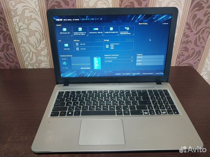 Ноутбук asus