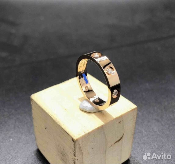 Обручальное кольцо Cartier Love с 7 бриллиантами