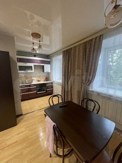 3-к. квартира, 60 м², 2/5 эт.