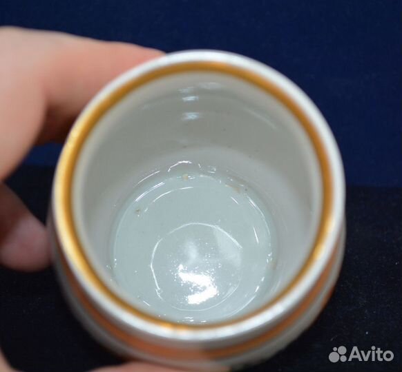 Фарфоровая вазочка- сысерть