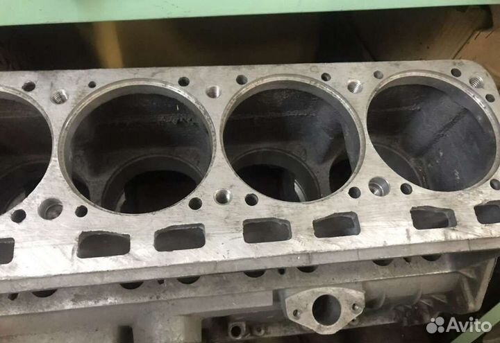 Продам новый блок 402