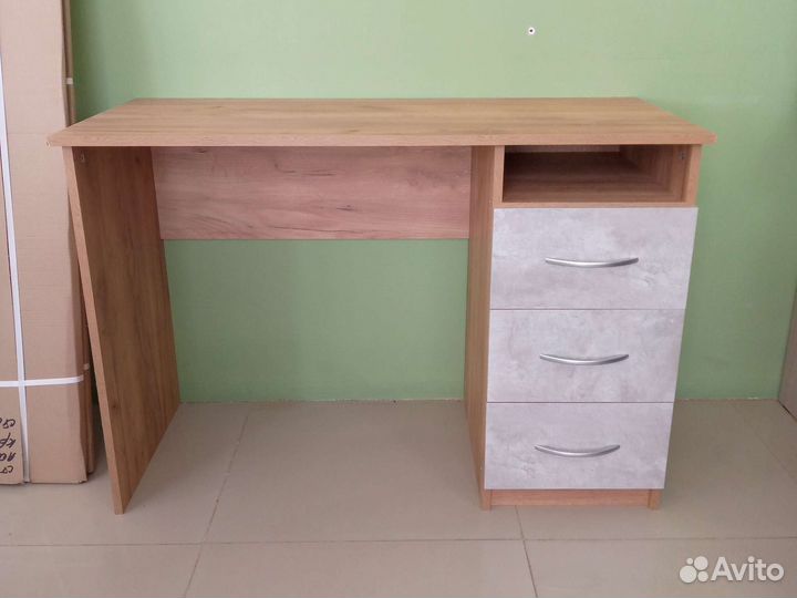 Стол компьютерный