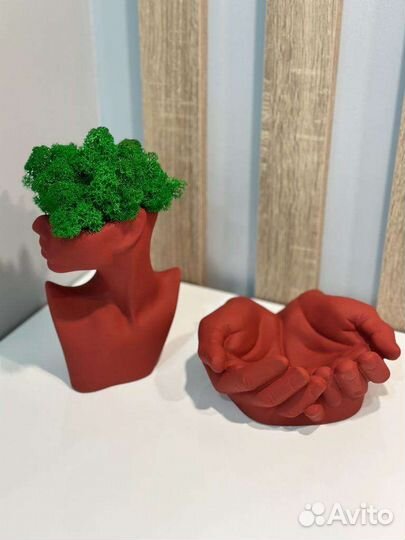 Интерьерные кашпо и статуэтки
