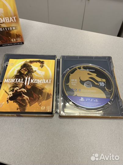 Mortal kombat 11 Steelbook edition PS4