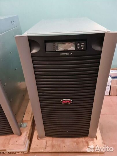 Ибп APC Symmetra LX 16 ква syaf16krmi с наращивани