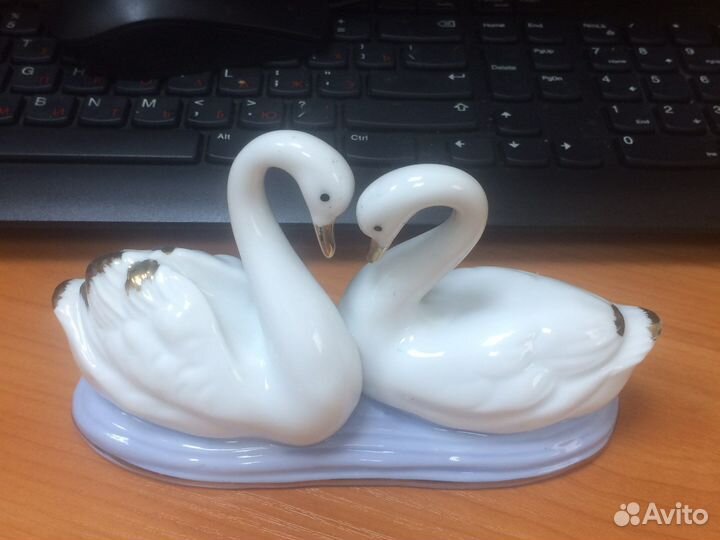 Статуэтка лебедь