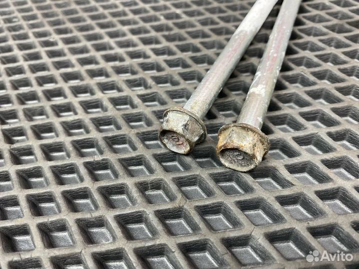 Болты крепления раздаточной коробки Honda Cr-V3 RE