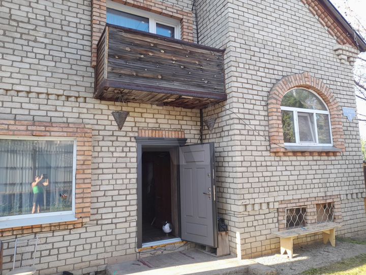 Дом 212 м² на участке 15 сот.