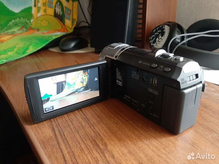 Видеокамера Panasonic HC-V700