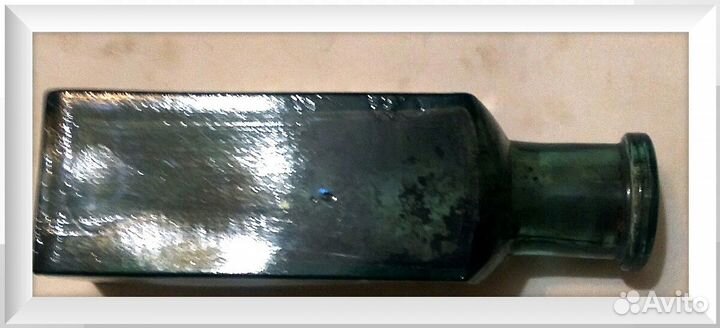 Стеклянная бутылка из-под ваксы 
