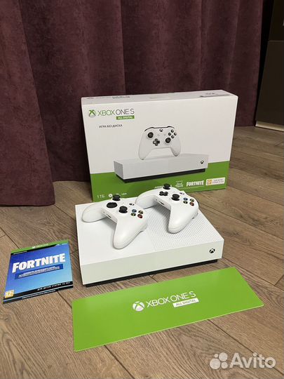 Xbox One s 1tb с играми