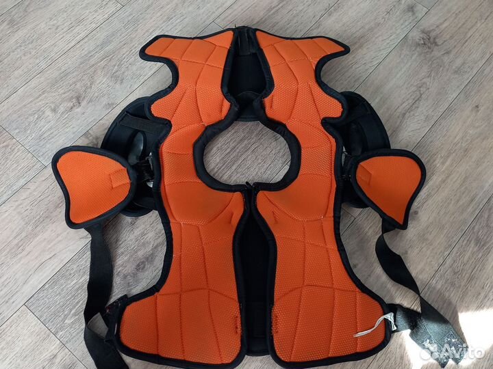 Нагрудник хоккейный