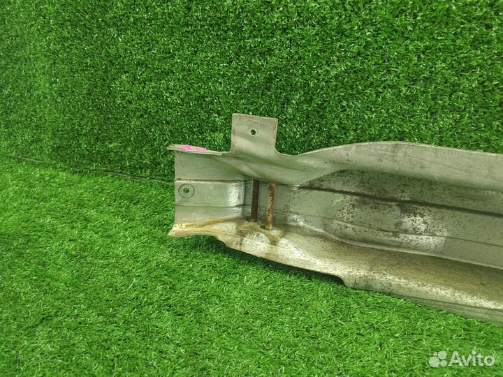 Усилитель бампера передний Audi A6 C6 4F