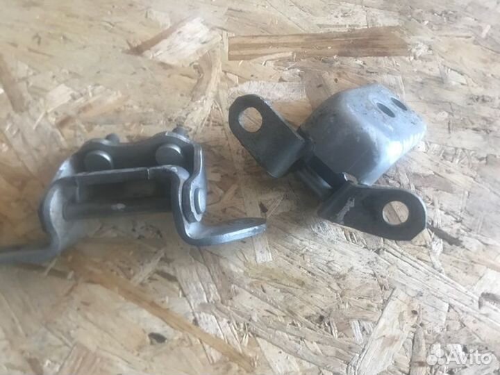 Петля двери задняя левая Toyota Camry ACV30 1azfe