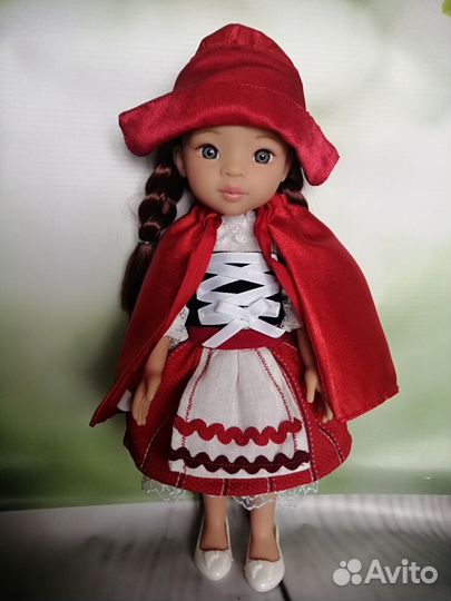 Кукла в наряде Красной шапочки