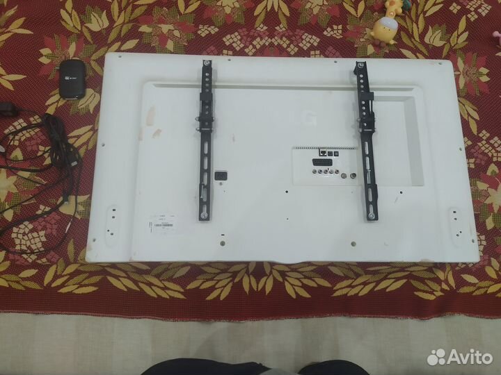 Телевизор LG 42 дюйма
