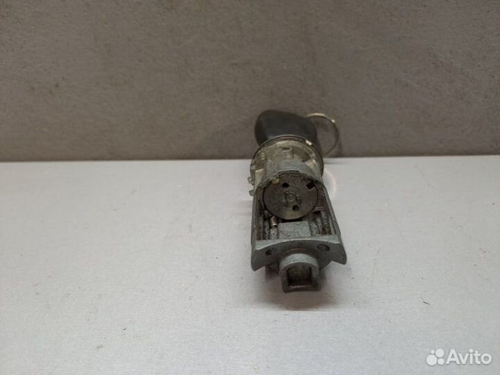 Замок зажигания Renault Logan 2010