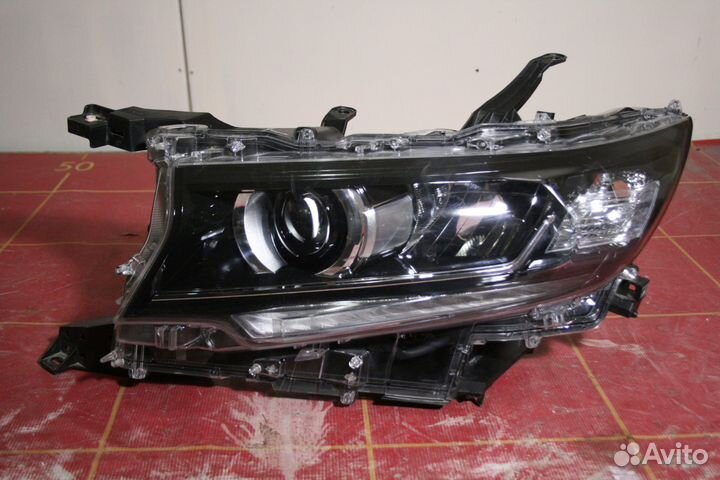 Фара левая Toyota Land Cruiser Prado