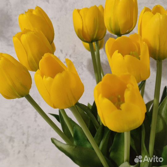 Букет искусственных цветов. Цветочнвя композиция