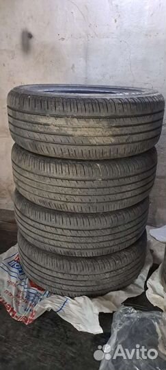 Goodyear EfficientGrip Performance SUV 225/55 R19