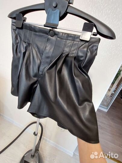 Кожаные шорты 46