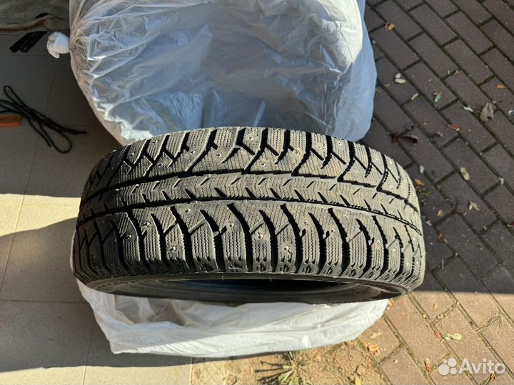 Bridgestone Ice Cruiser 7000S 225/60 R17 99T