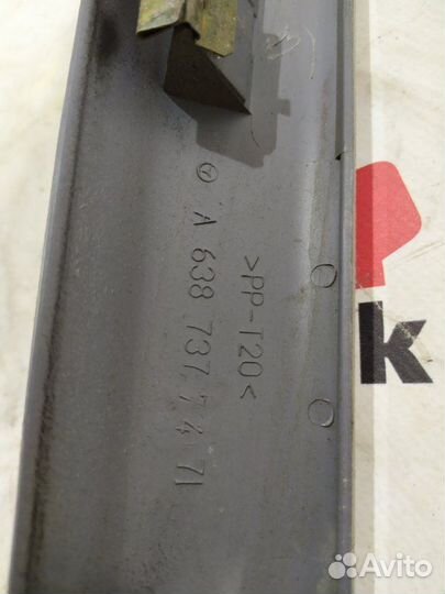 Обшивка боковой двери задняя левая Mercedes