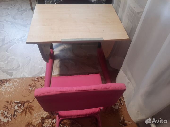 Детский письменный стол