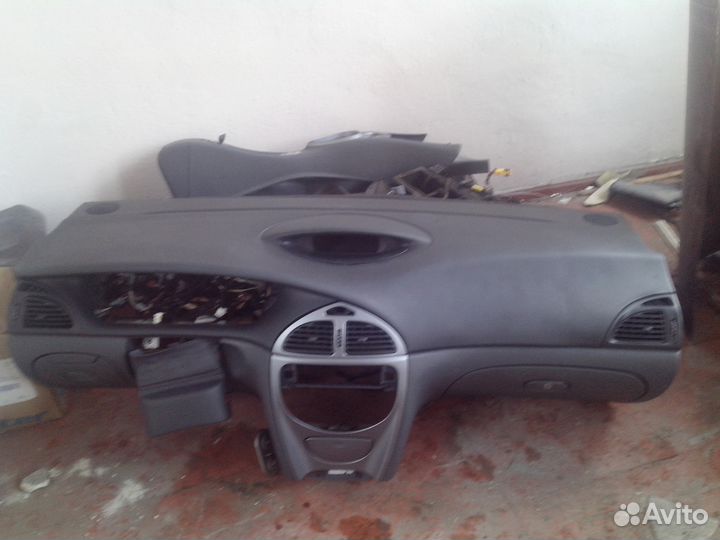 Citroen C5 2.0 МТ, 2002, битый, 210 000 км
