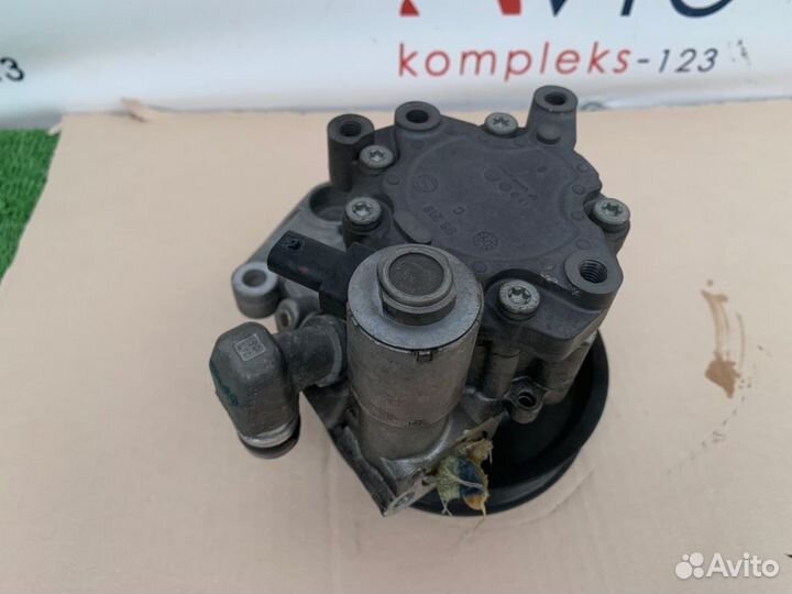 Насос гидроусилителя руля Mercedes-Benz E-350 W212