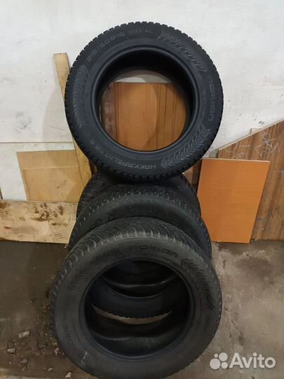 Nokian Tyres Hakkapeliitta 8 215/60 R16