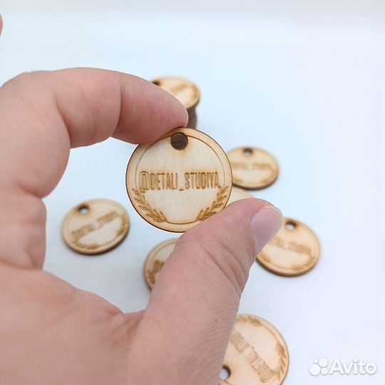 Деревянные бирки с гравировкой