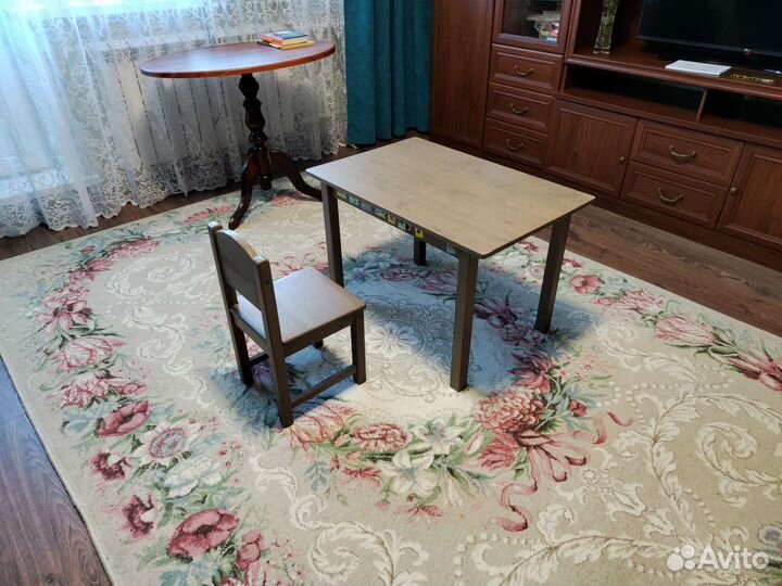 Детский столик и стульчик