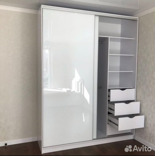 Распашной шкаф