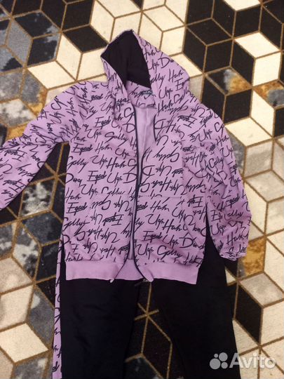 Костюм спортивный