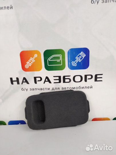 Обшивка багажника правая Hyundai Solaris 2