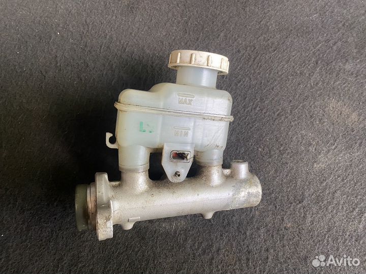 Главный тормозной цилиндр Mitsubishi lancer 9 Ориг