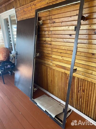 Дверь входная металлическая