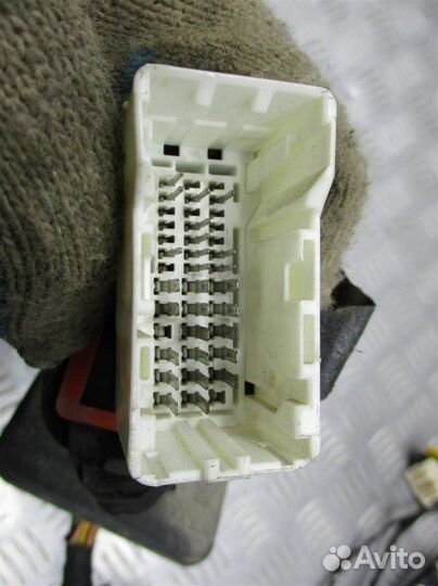 Проводка двери пер.лев Kia Ceed 1 1.6 G4FC 122Л.С