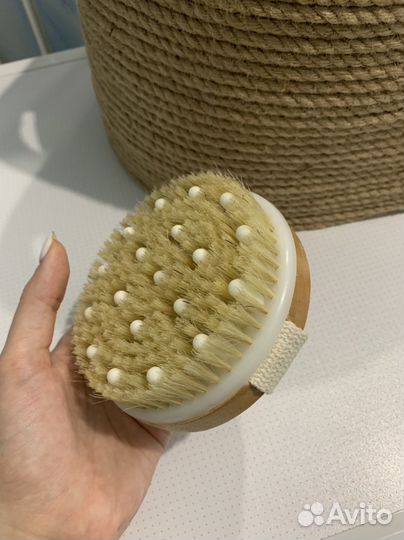 Новая щетка для сухого массажа