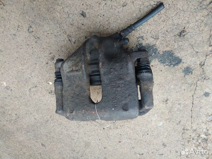 Суппорт на Рено Сценик 1